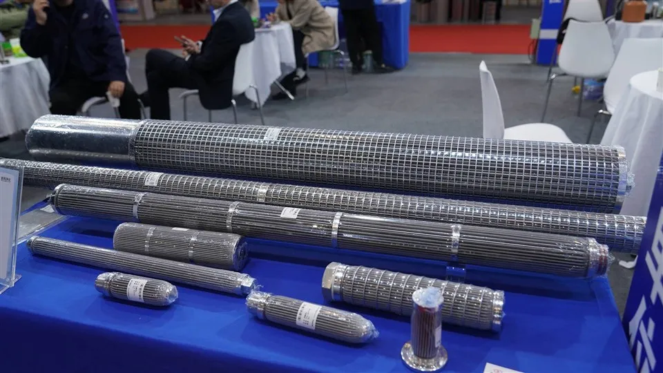 Niestandardowe rozmiary 10 \\ 20 \\ 30 \\ 40 \\ plisowany wkład filtra ze stali nierdzewnej Filtr oleju hydraulicznego Zastosowanie siatki filtra światłowodowego