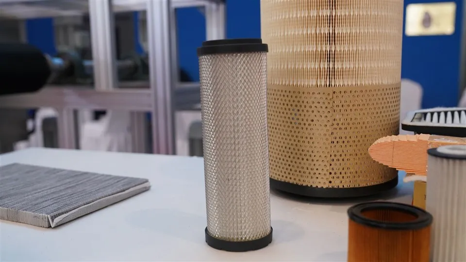 Filtr powietrza silnika P185069 P527682 RS3518 AF25139M C341300 Do pojazdów ciężarowych o dużej ładowności