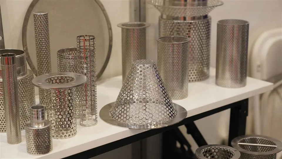 Wkład filtra z kołnierzem perforowanym ze stali nierdzewnej